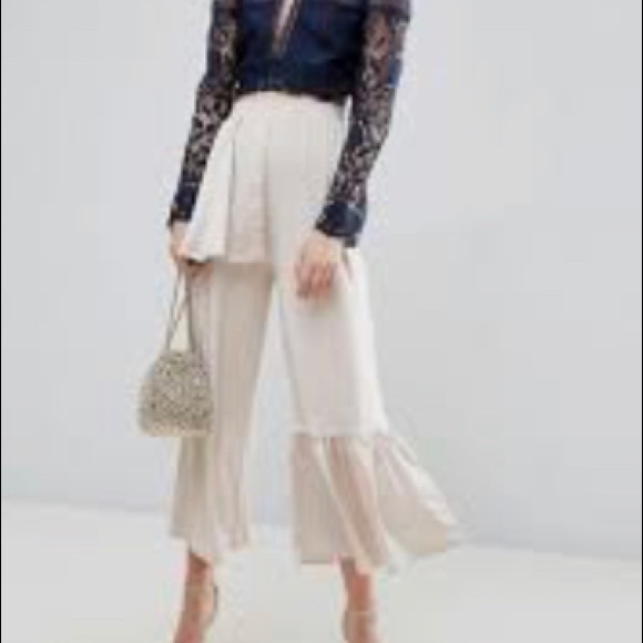 Wide Leg Pants Ruffle Design - Picture 3 of 8